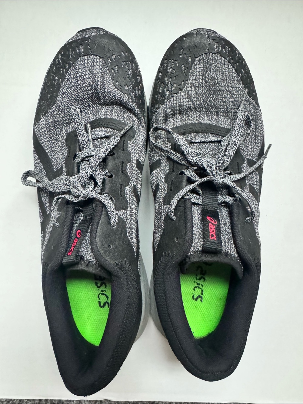 ASICS Men's Gray Knit Athletic Shoes with Bright Green Insoles
